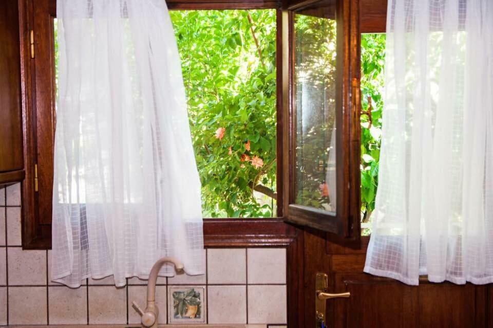 Dorothea'S Villa Platanos  Exterior photo
