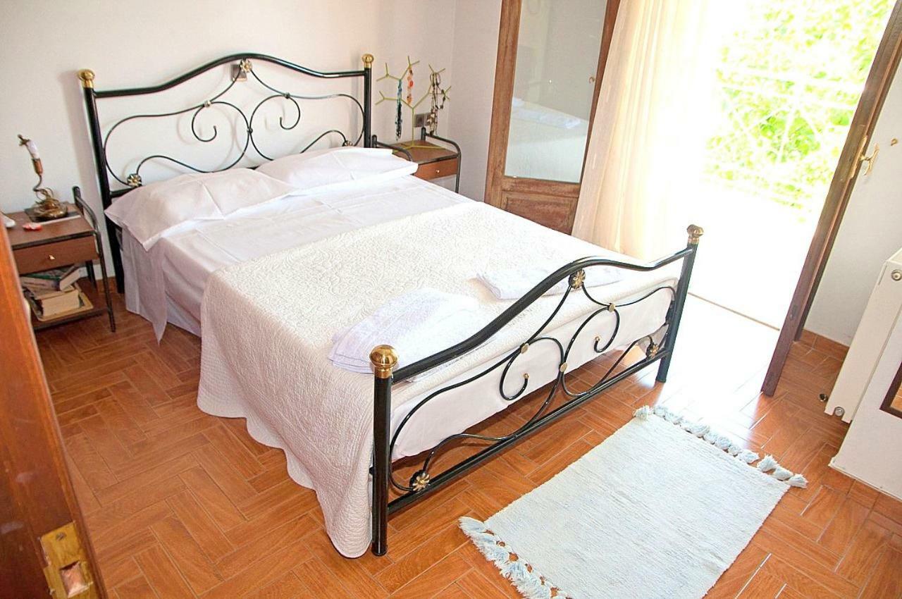 Dorothea'S Villa Platanos  Exterior photo